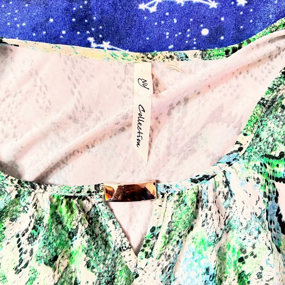 💜 NWOT NY Collection Blue & Green Flowy Sleeveless Blouse - Picture 2 of 3